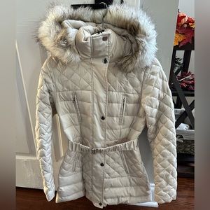XS cream white puffer coat
